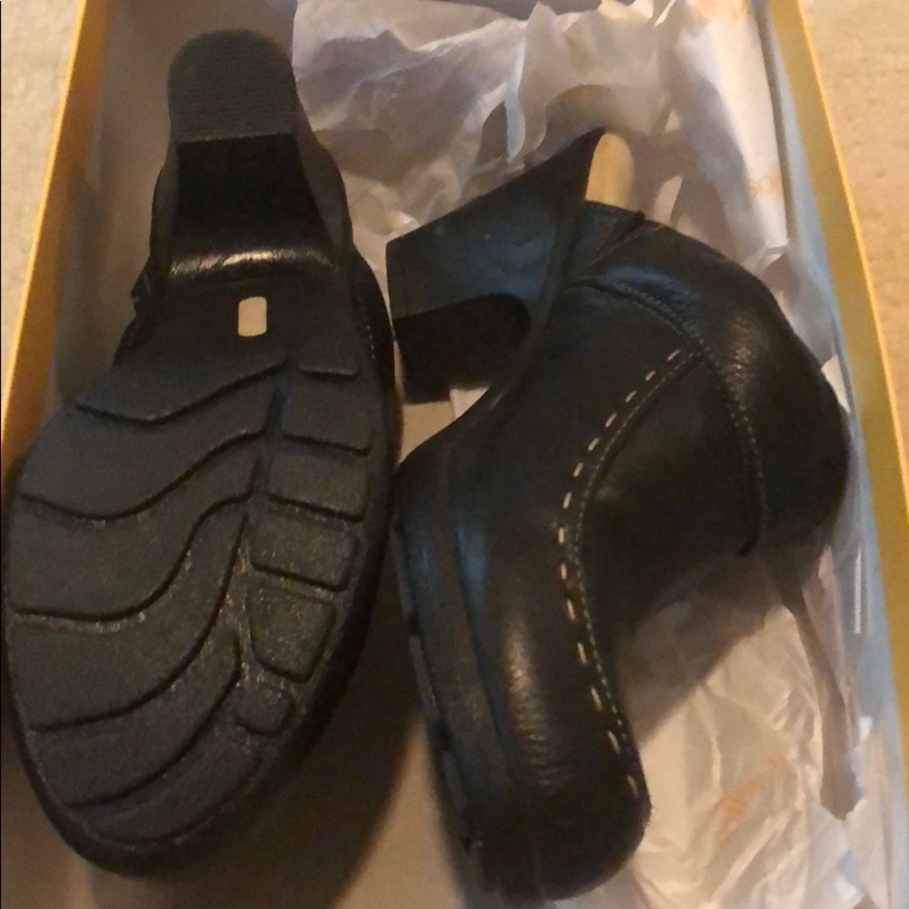 NIB soft spots collette mules